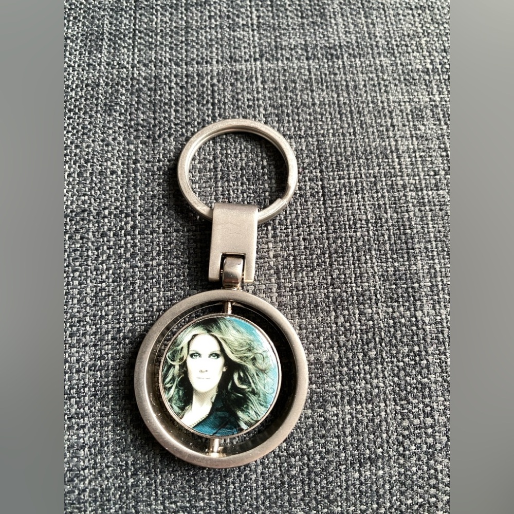 Céline Dion key chain